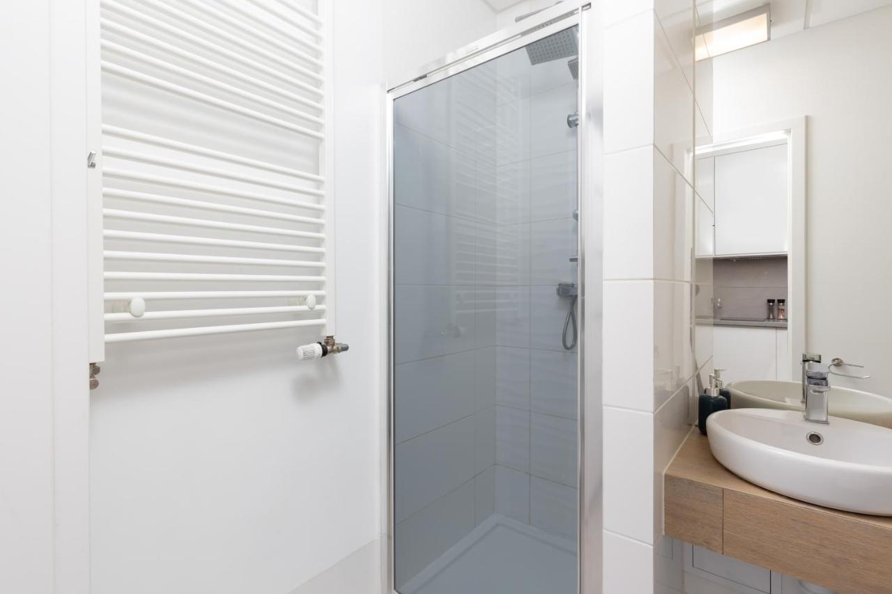 Apartments Varsovia Kasprzaka By Noclegi Renters Exteriör bild
